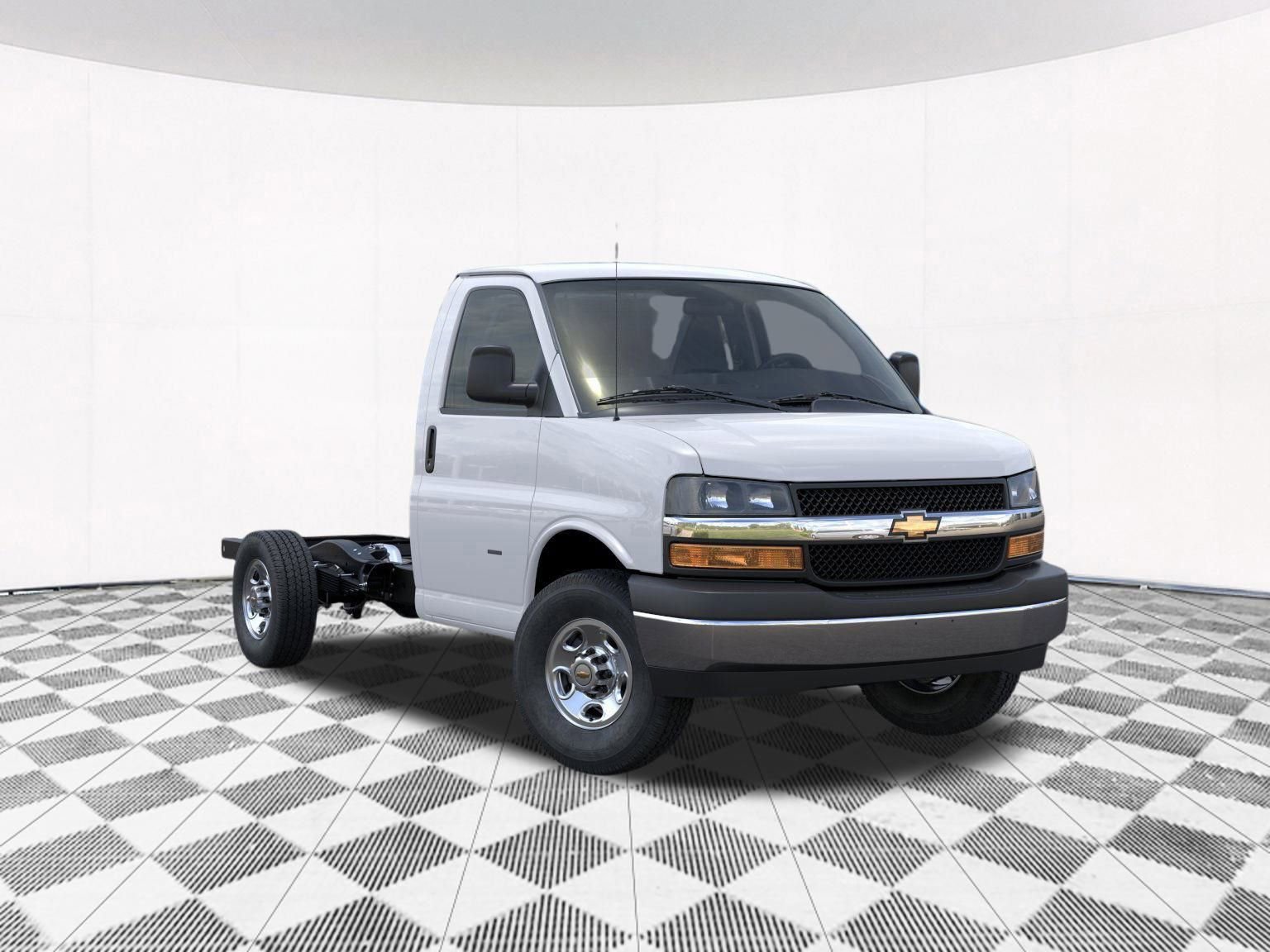2025 Chevrolet Express Cutaway 3500 photo 6