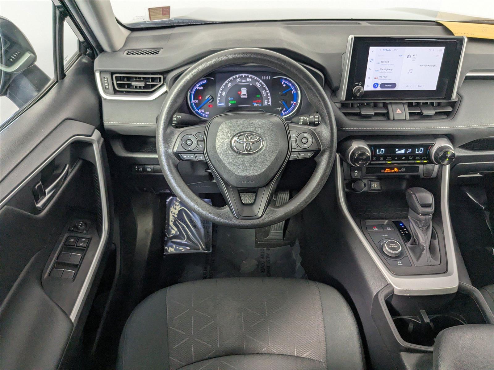 2024 Toyota RAV4 Hybrid XLE photo 7