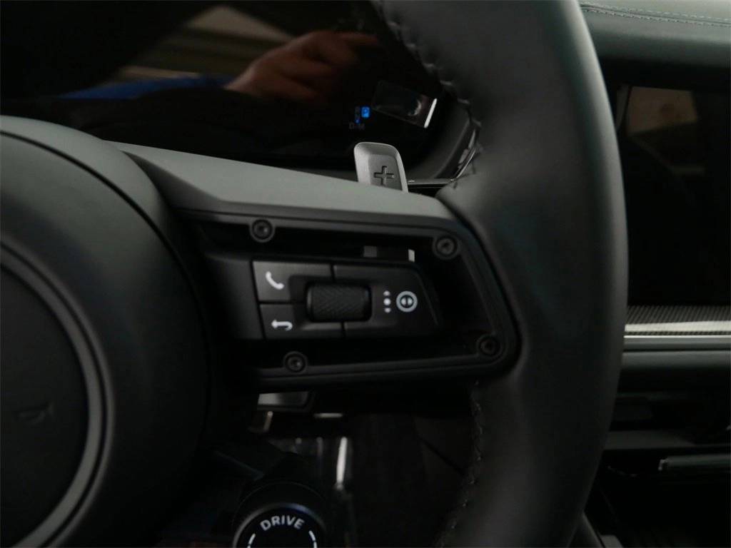 2025 Porsche Cayenne GTS photo 21