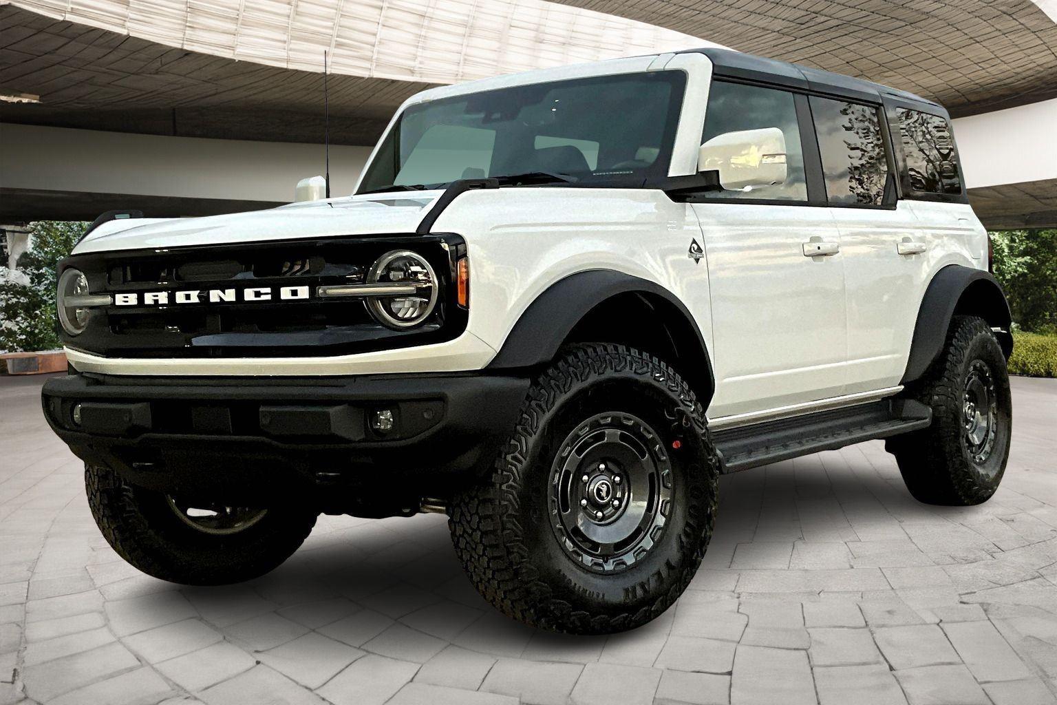 2025 Ford Bronco 4-Door Outer Banks's photo