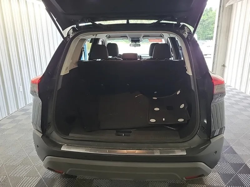 2021 Nissan Rogue SV photo 10