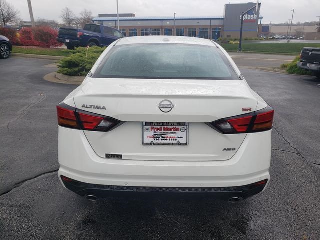 2025 Nissan Altima SR photo 6