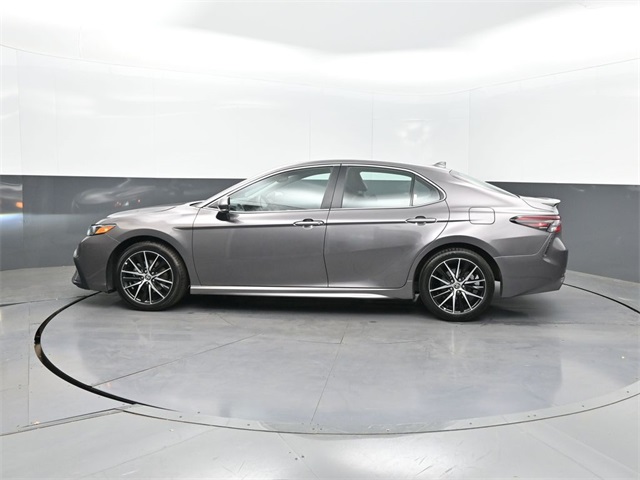 2024 Toyota Camry SE photo 2