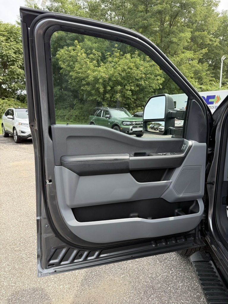 2026 Ford F-350 XLT photo 14