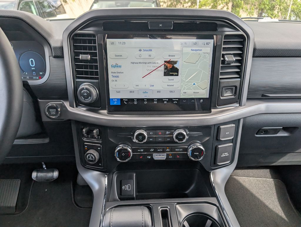 2025 Ford F-150 XLT photo 12