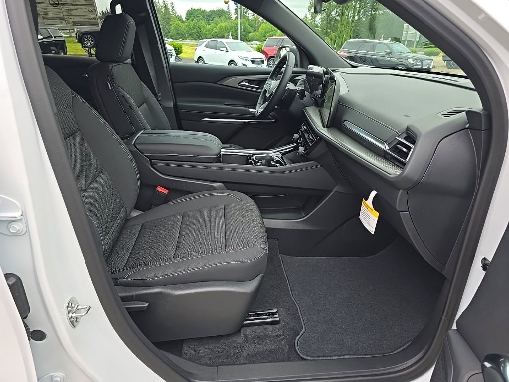 2025 Chevrolet Traverse photo 29