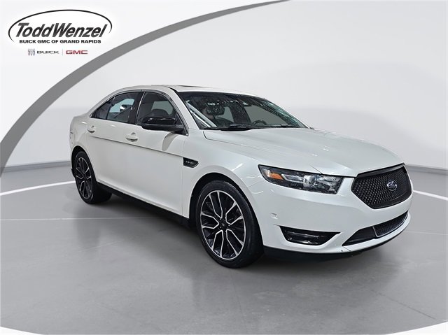 2017 Ford Taurus SHO's photo