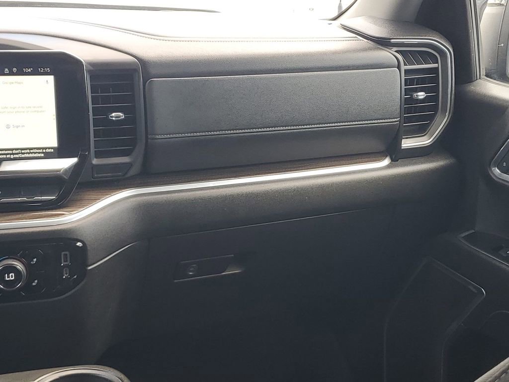 2022 Chevrolet Silverado RST photo 26