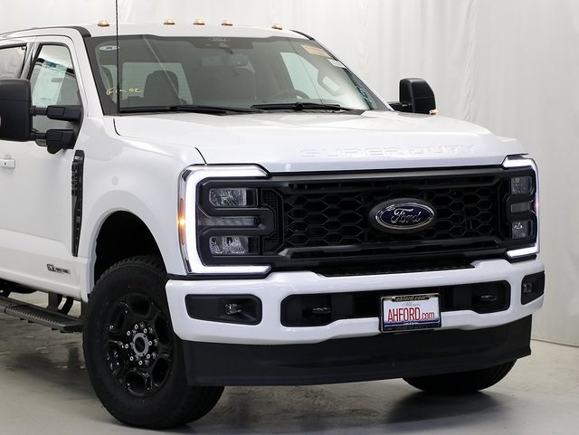 2024 Ford F-250 XLT photo 2