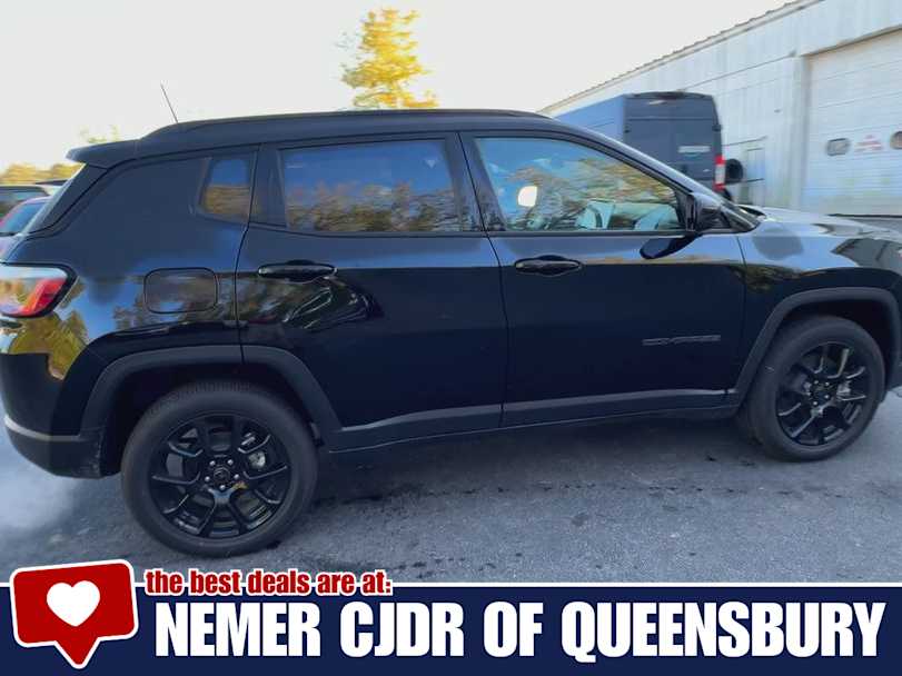 2026 Jeep Compass Latitude Altitude Special Edition photo 2