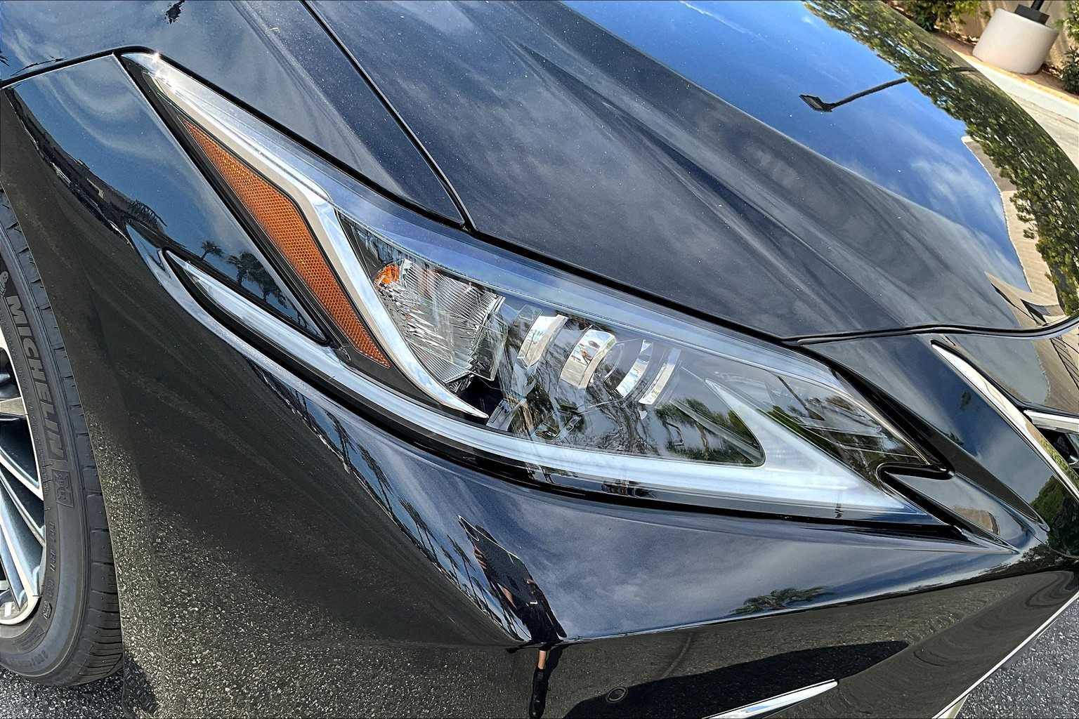 2025 Lexus ES 350 photo 17