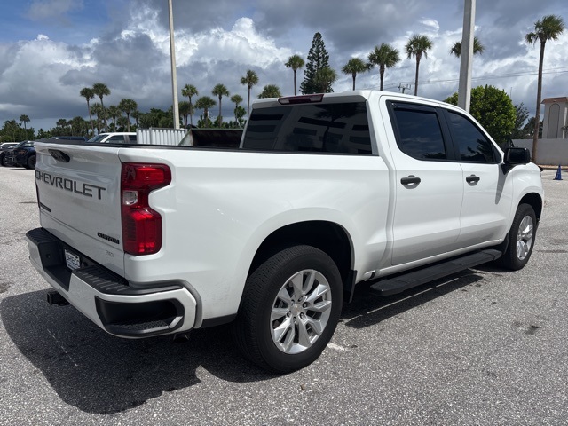 2024 Chevrolet Silverado 1500 Custom photo 3