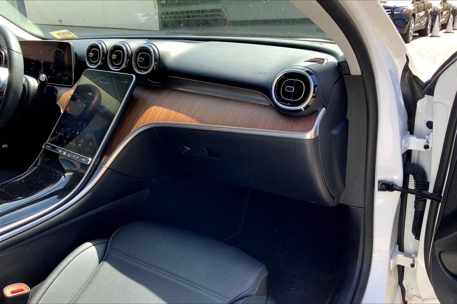 2022 Mercedes Benz C 300 photo 16
