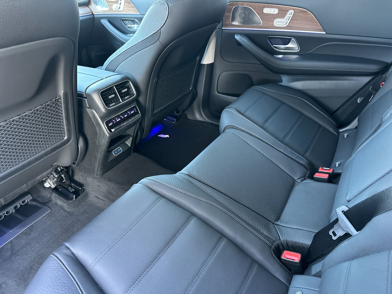 2026 Mercedes Benz GLS 450 4MATIC photo 10