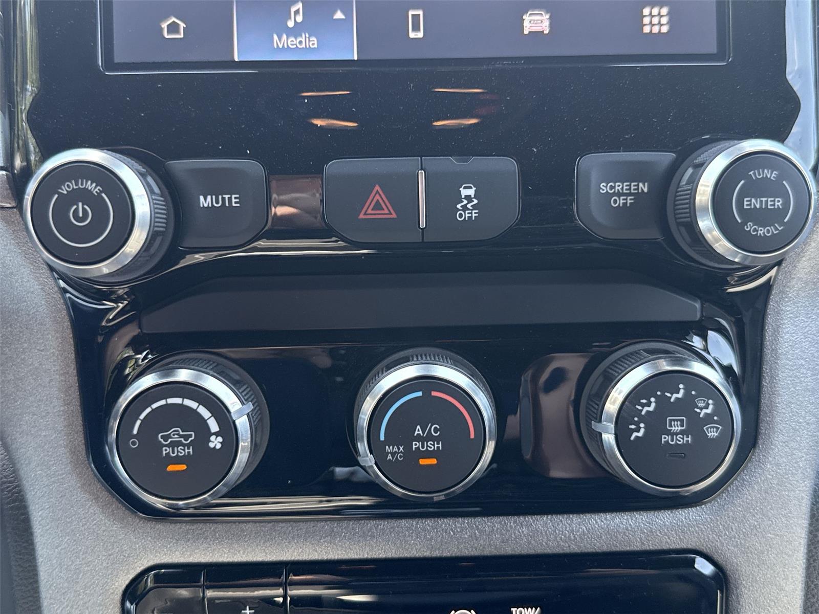 2026 Ram 2500 Tradesman photo 18