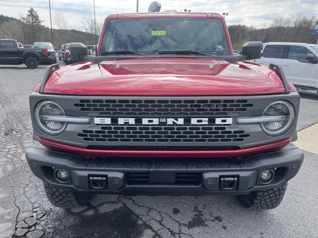 2025 Ford Bronco Badlands photo 2