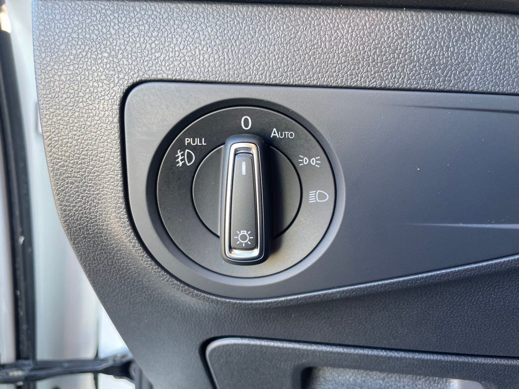 2019 Volkswagen Tiguan SEL Sport photo 28