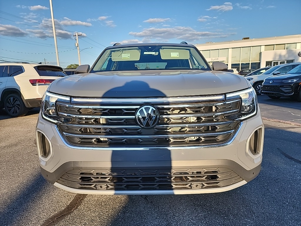 2025 Volkswagen Atlas SE Technology photo 2