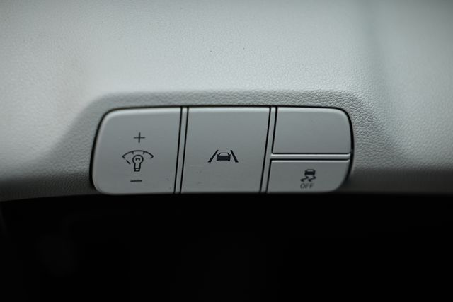2022 Hyundai Elantra Limited photo 21