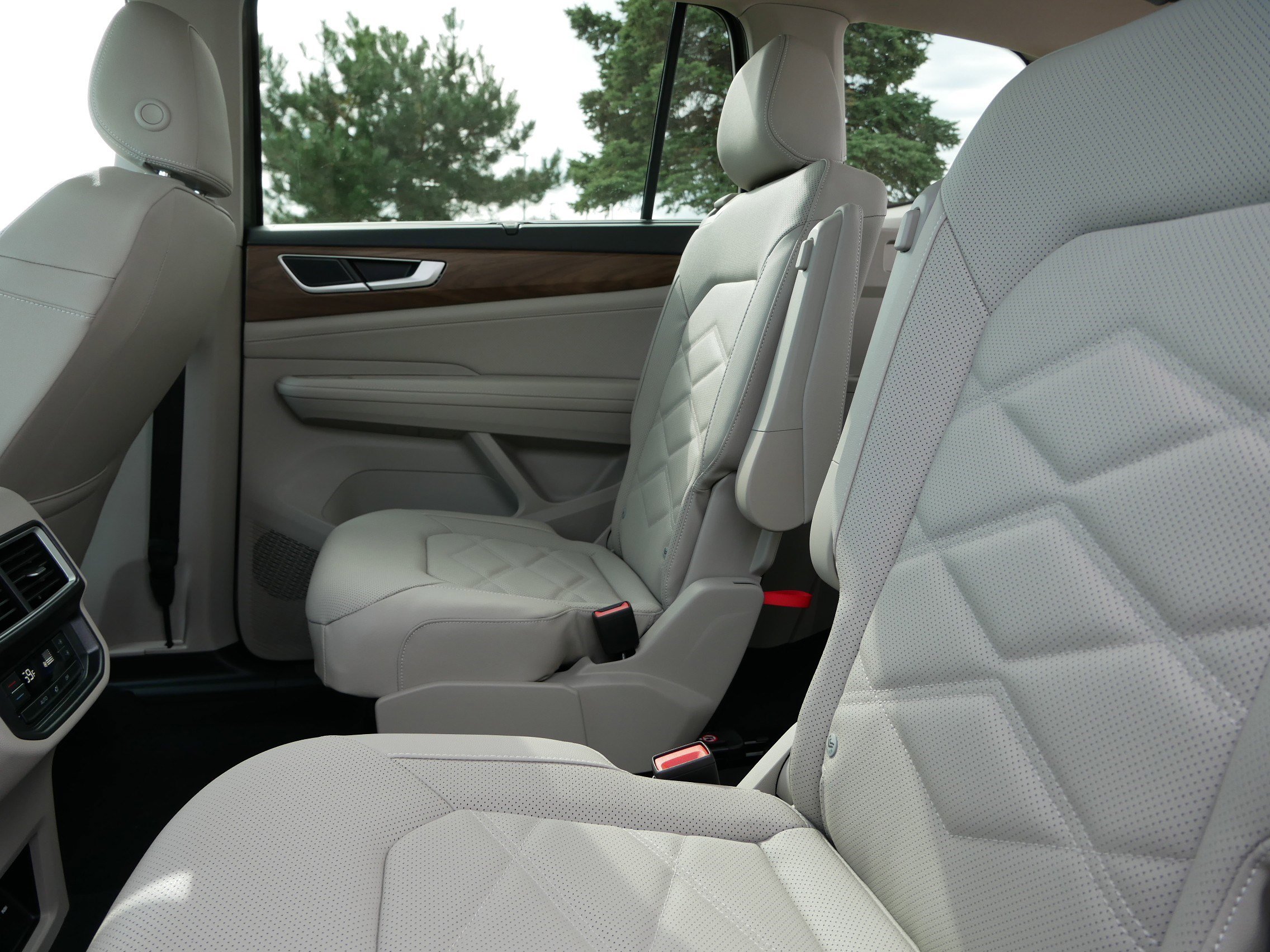 2026 Volkswagen Atlas SE Technology photo 4