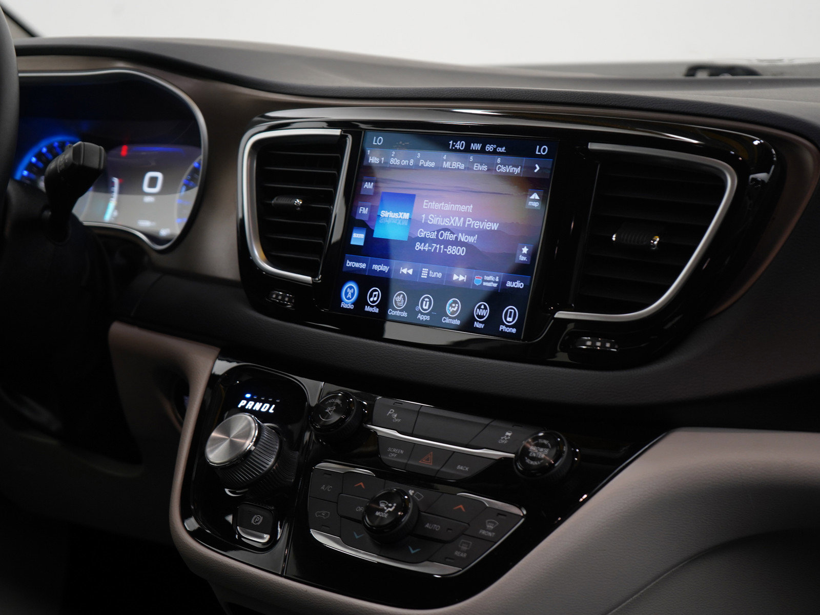 2017 Chrysler Pacifica Touring Plus photo 16