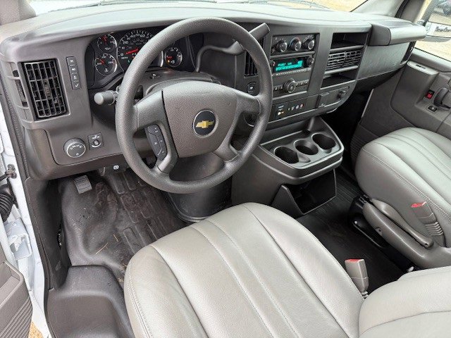 2025 Chevrolet Express Cargo 2500 photo 10