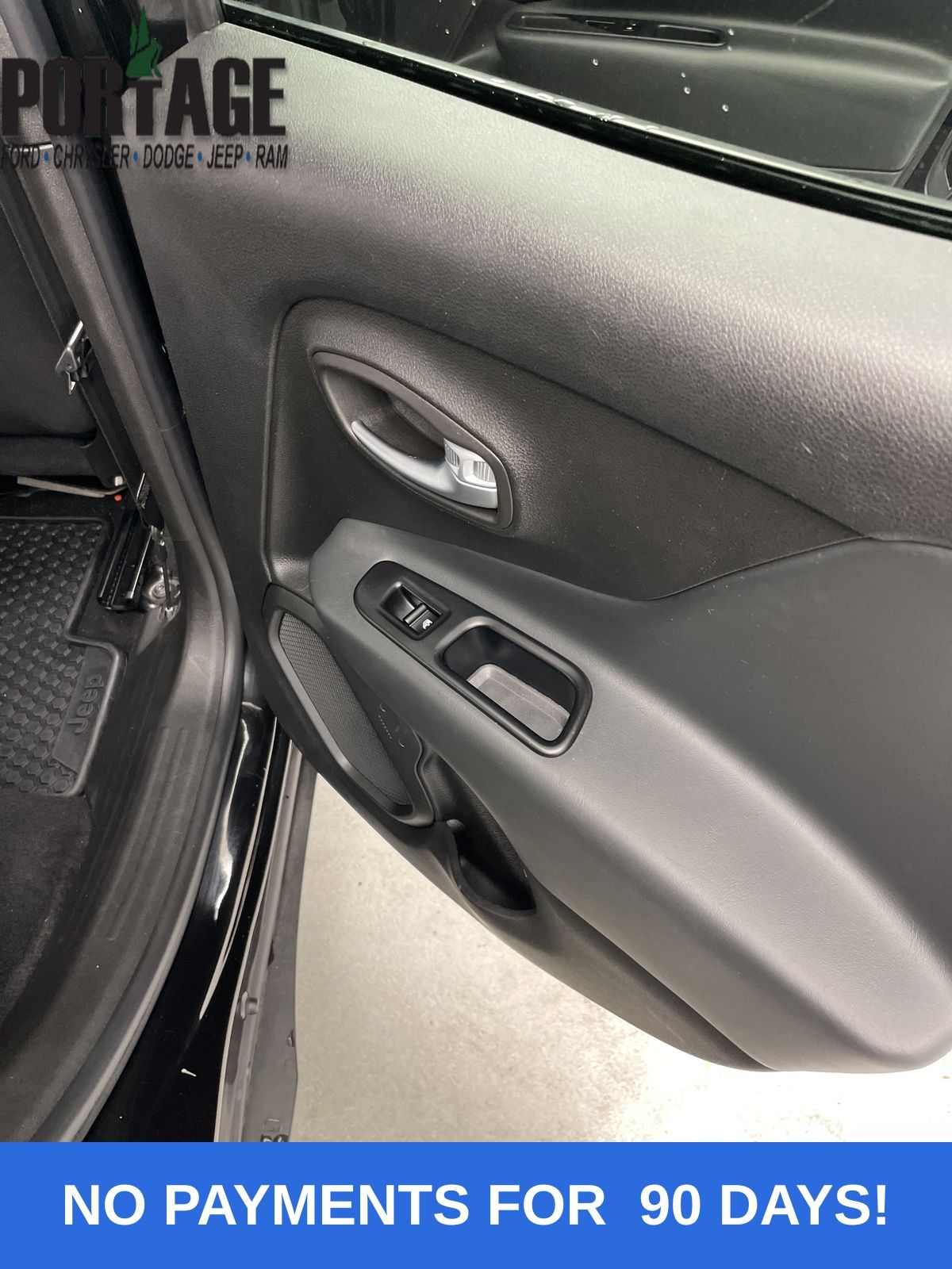 2022 Jeep Renegade Altitude photo 28