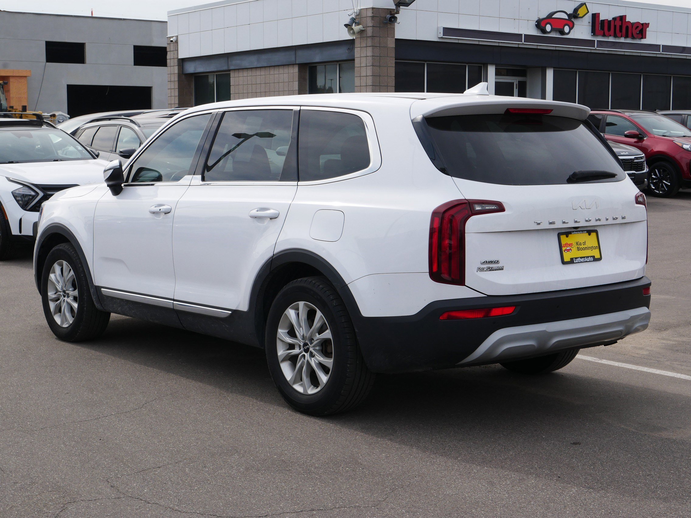 2022 Kia Telluride LX photo 2
