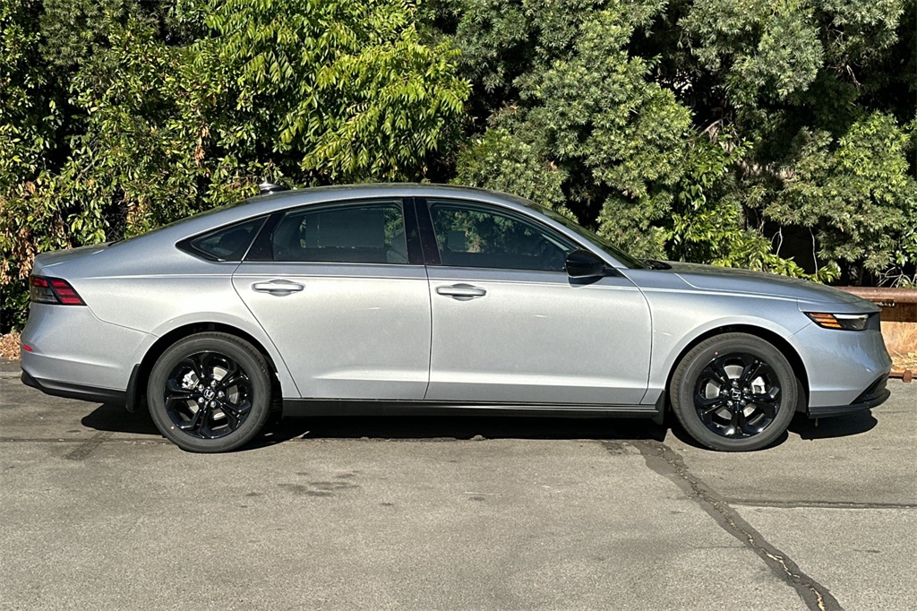 2025 Honda Accord SE photo 3