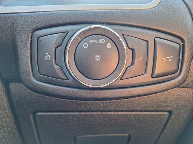 2015 Ford Edge SEL photo 9