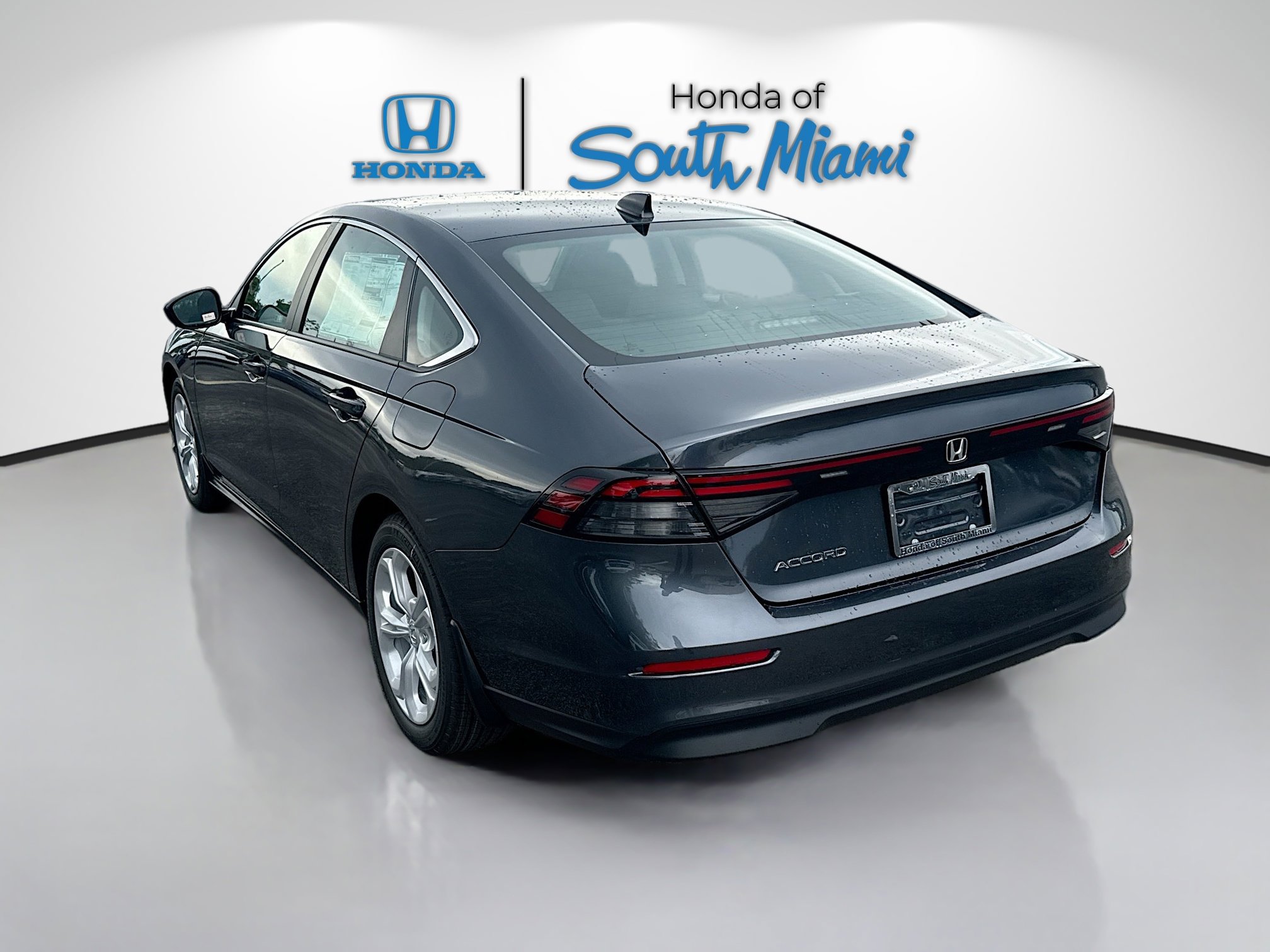 2025 Honda Accord LX photo 4