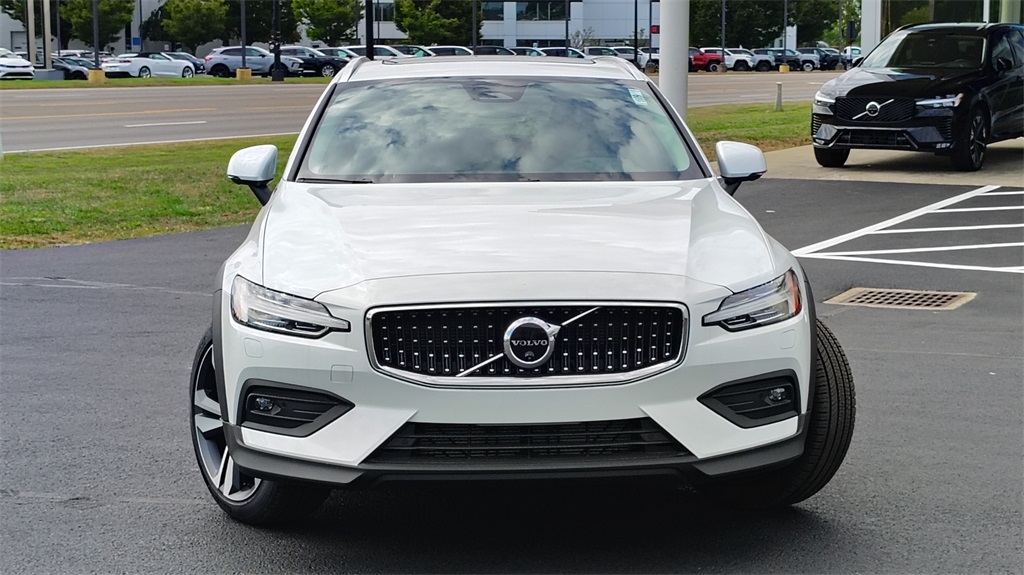2026 Volvo V60 Cross Country B5 Plus photo 34