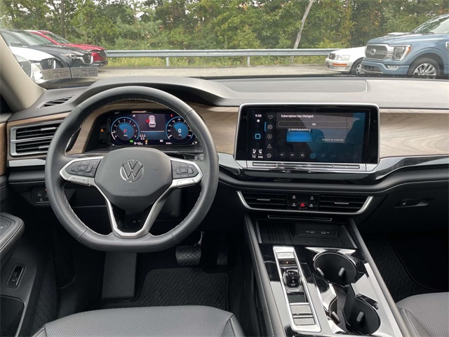 2025 Volkswagen Atlas SE Technology photo 20