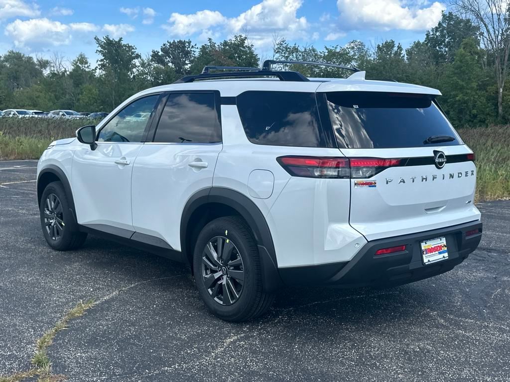2025 Nissan Pathfinder SV photo 2