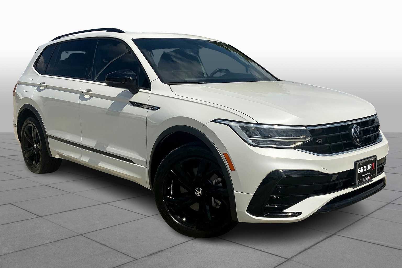 2024 Volkswagen Tiguan SE R-Line Black photo 2