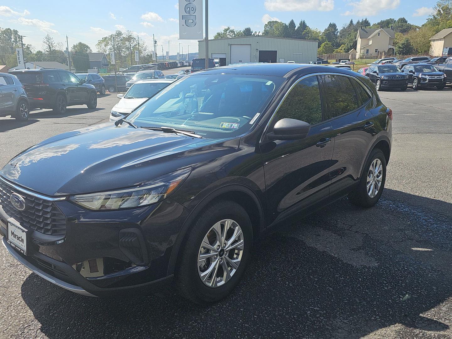 2023 Ford Escape Active photo 2