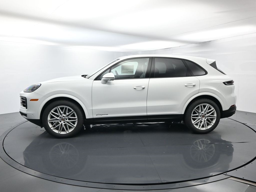 2026 Porsche Cayenne photo 2