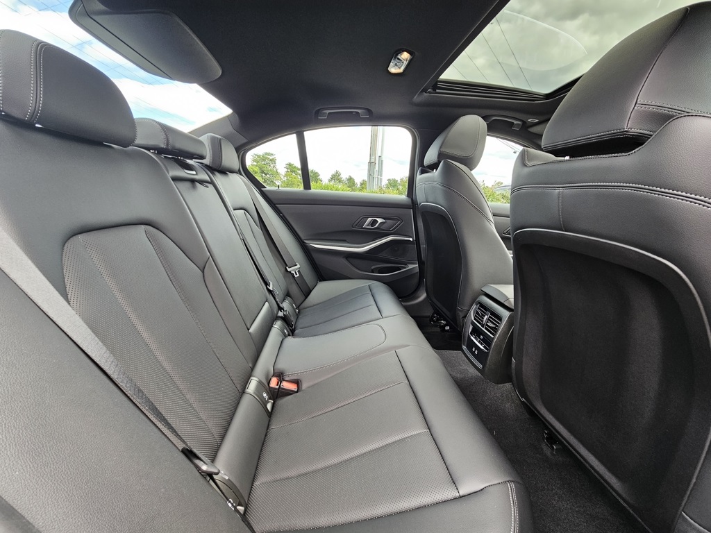 2025 Bmw 330i xDrive photo 19