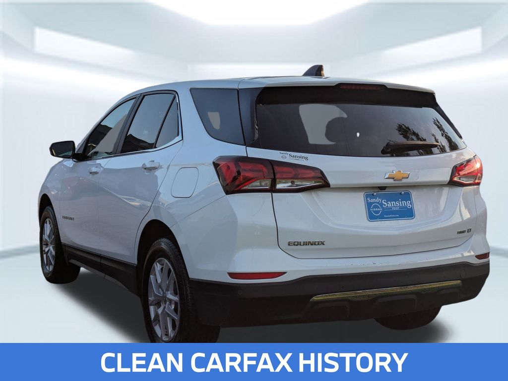 2024 Chevrolet Equinox LT photo 3