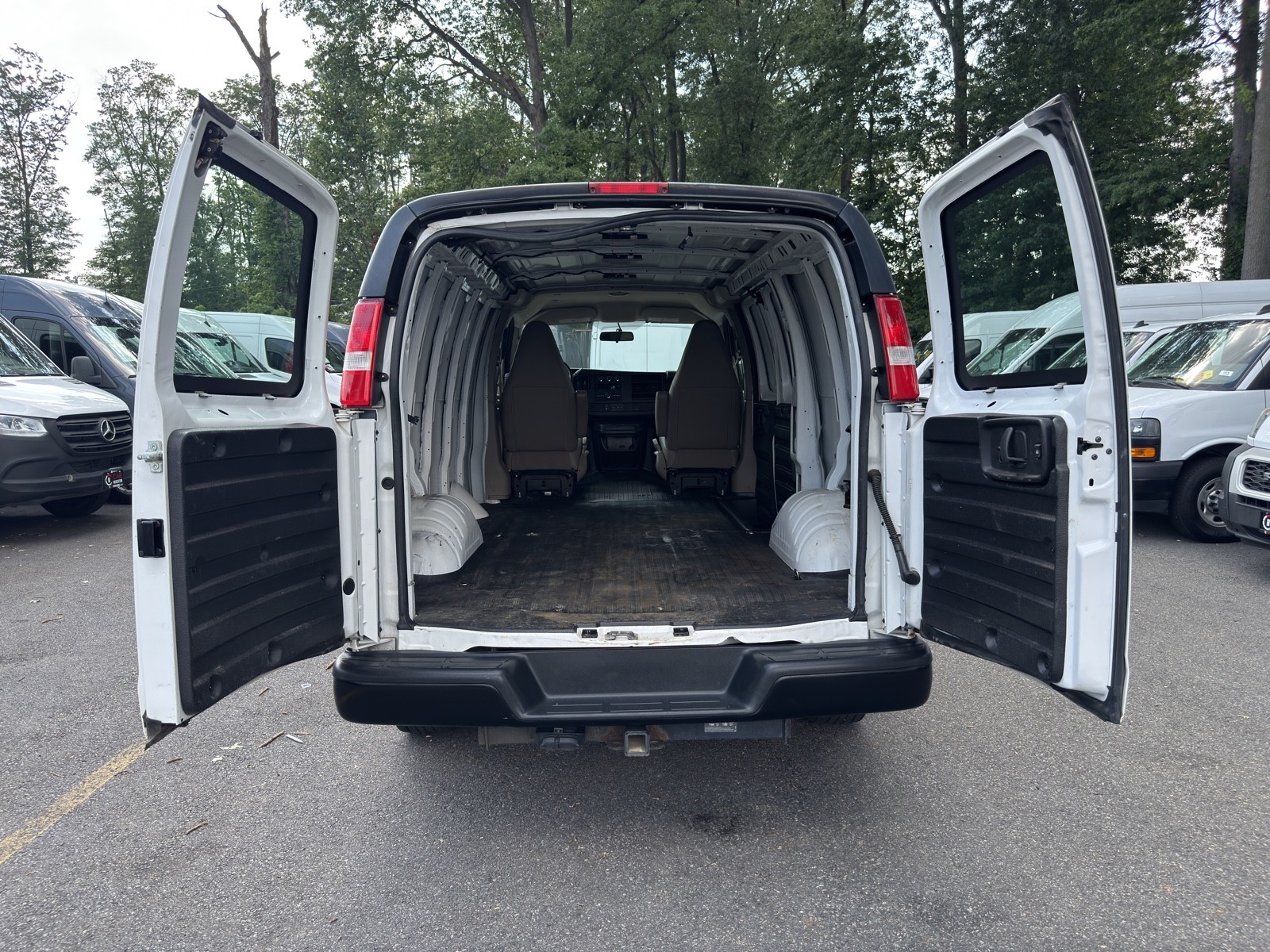 2020 Chevrolet Express Cargo Work Van 2500 photo 4