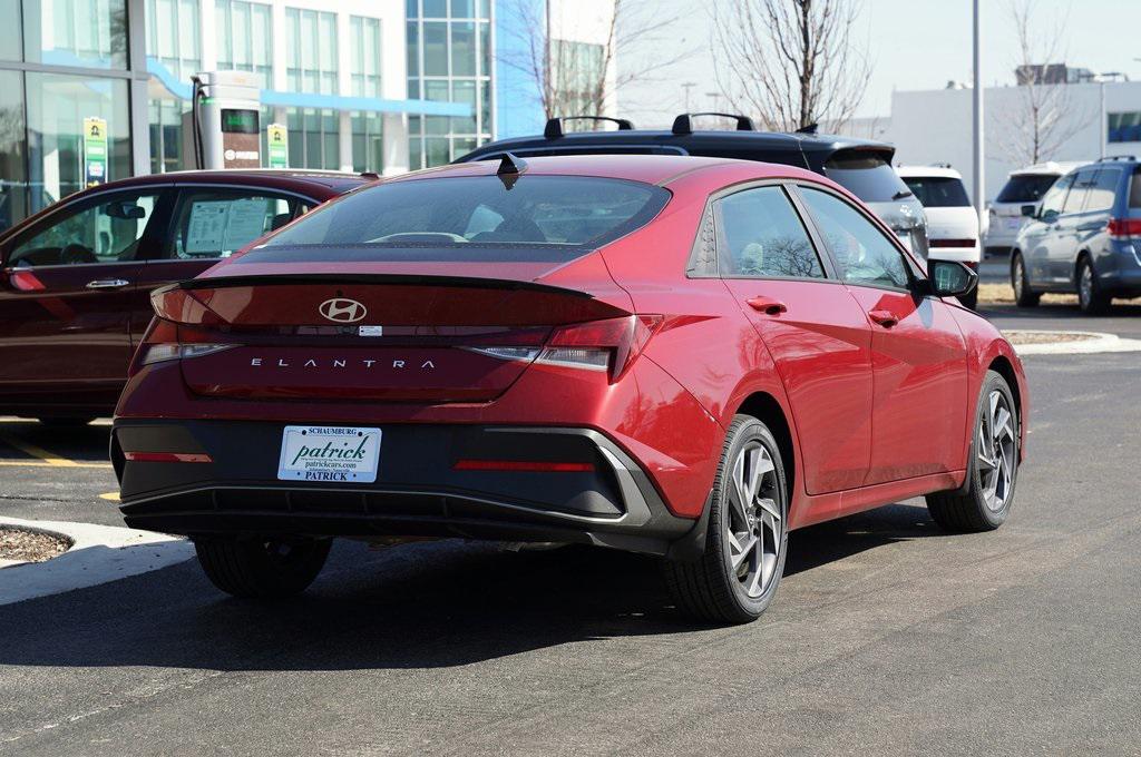 2025 Hyundai Elantra SEL Sport photo 4