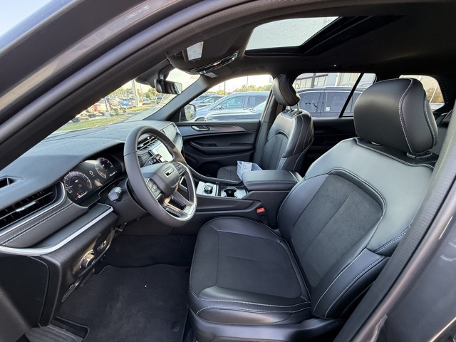 2025 Jeep Grand Cherokee Altitude X photo 11