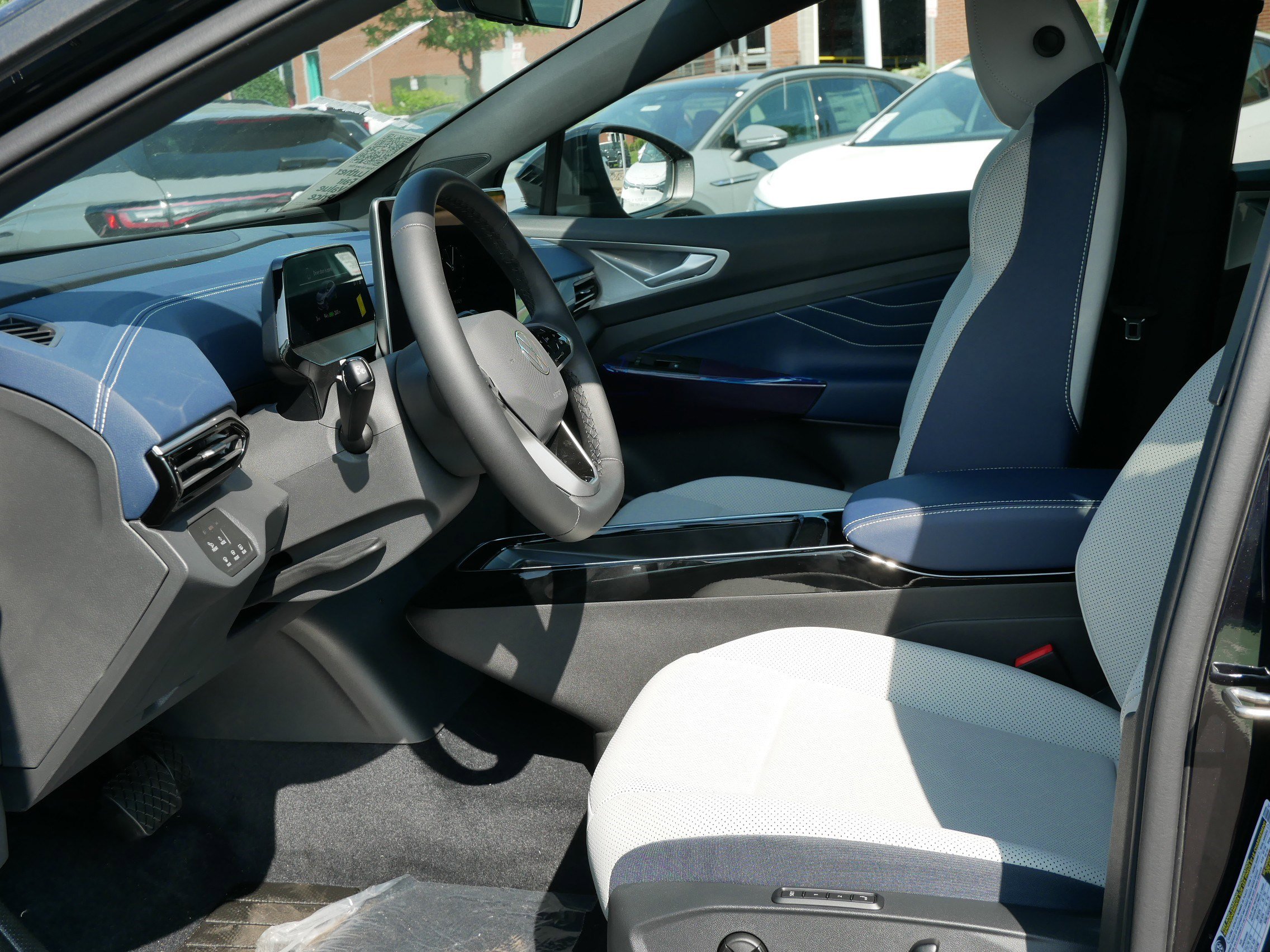 2025 Volkswagen ID.4 Pro S photo 3