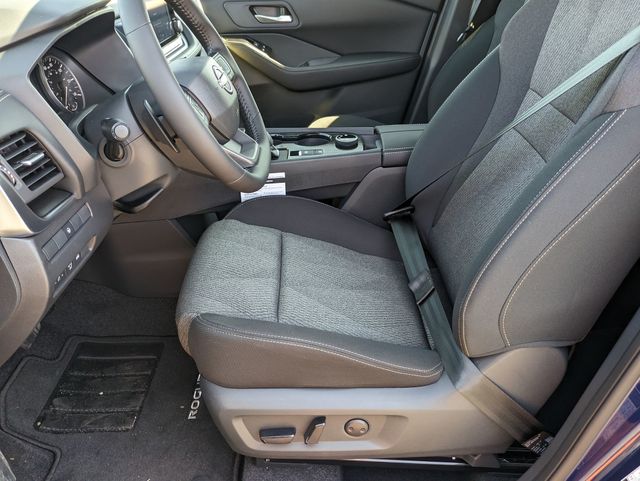 2026 Nissan Rogue SV photo 12