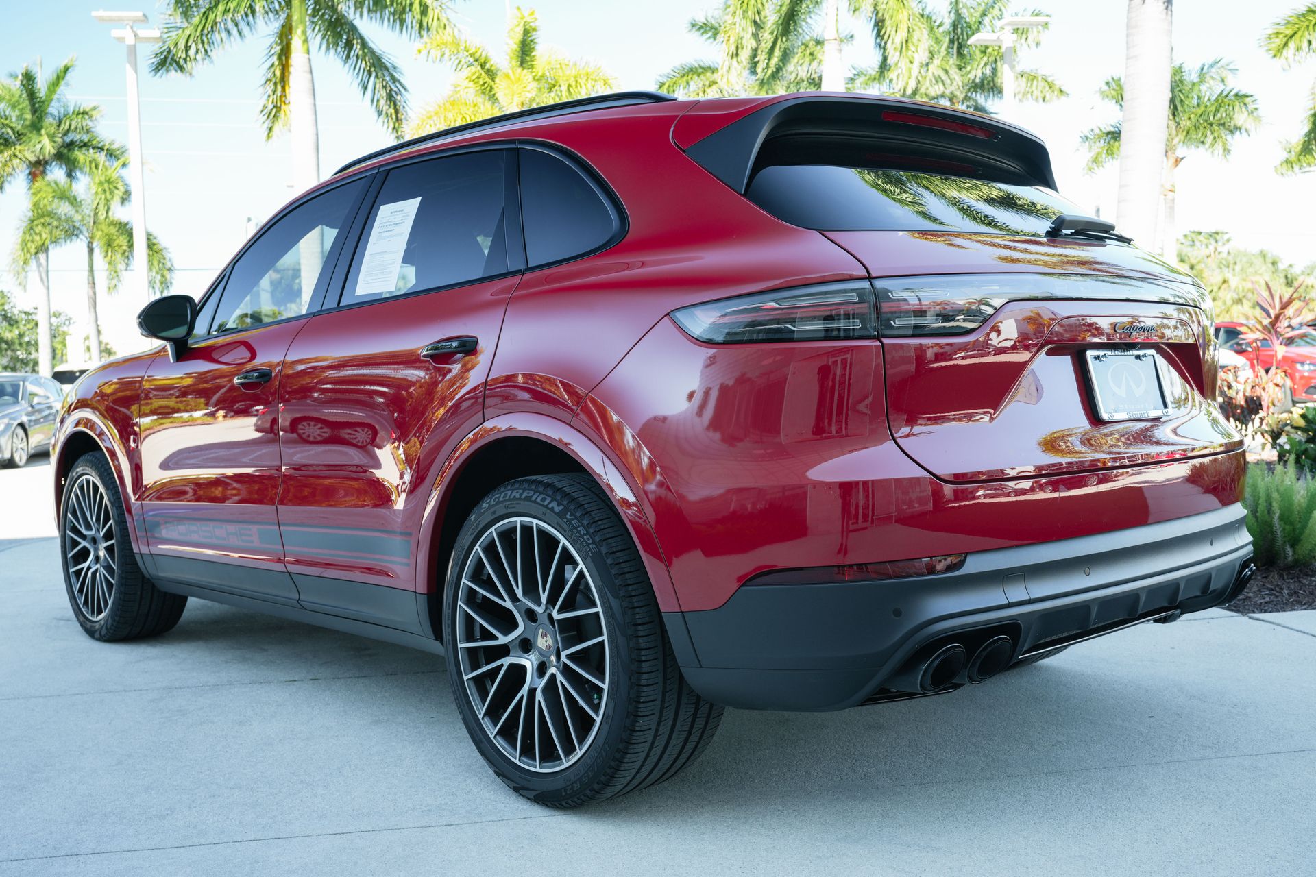 2023 Porsche Cayenne Platinum Edition photo 5