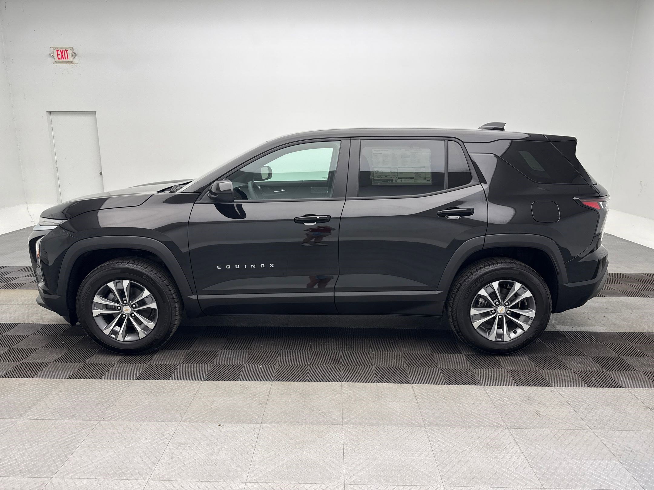 2026 Chevrolet Equinox LT photo 2