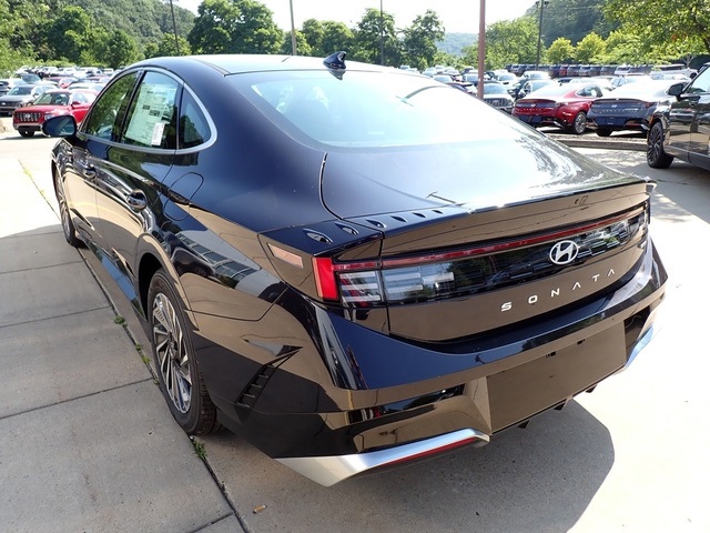 2025 Hyundai Sonata Hybrid SEL photo 3