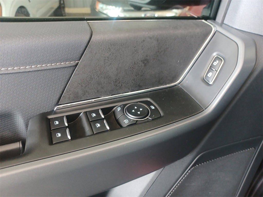 2025 Ford F-150 XLT photo 22