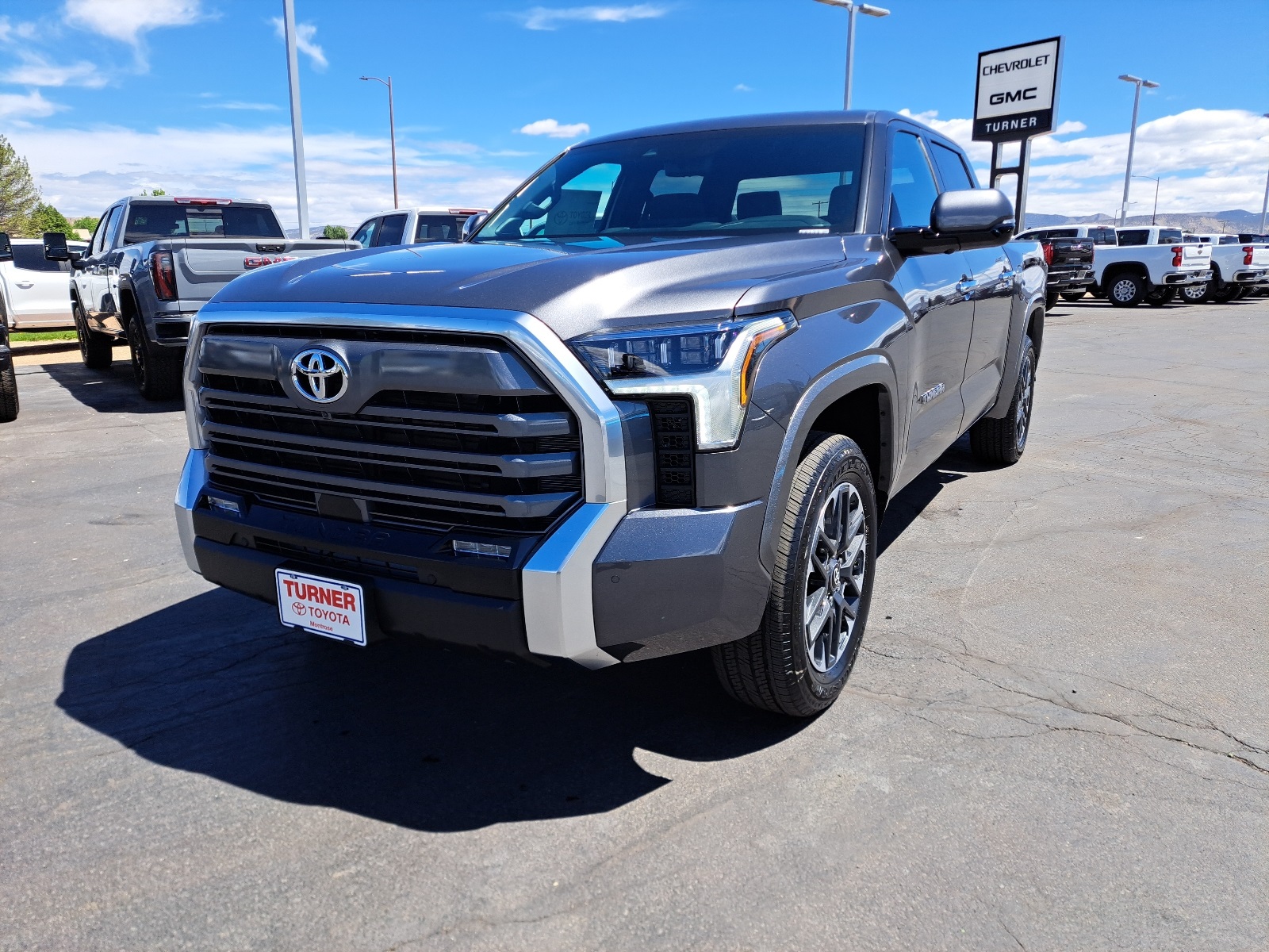 2025 Toyota Tundra Limited CrewMax photo 9