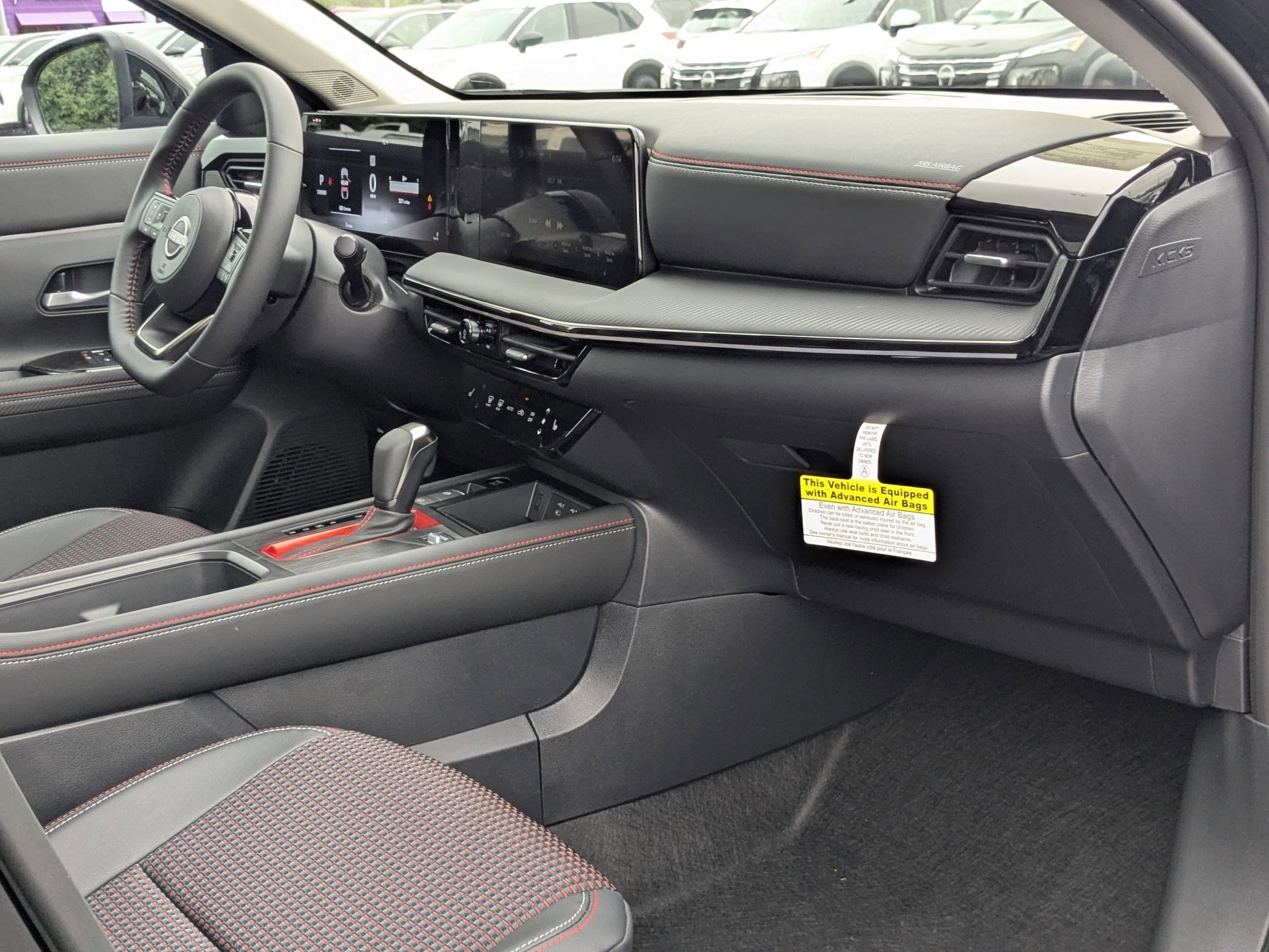 2025 Nissan Kicks SR photo 21